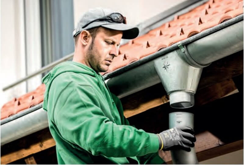 Neu im Sortiment: Zink-Dachentwässerung für Profis